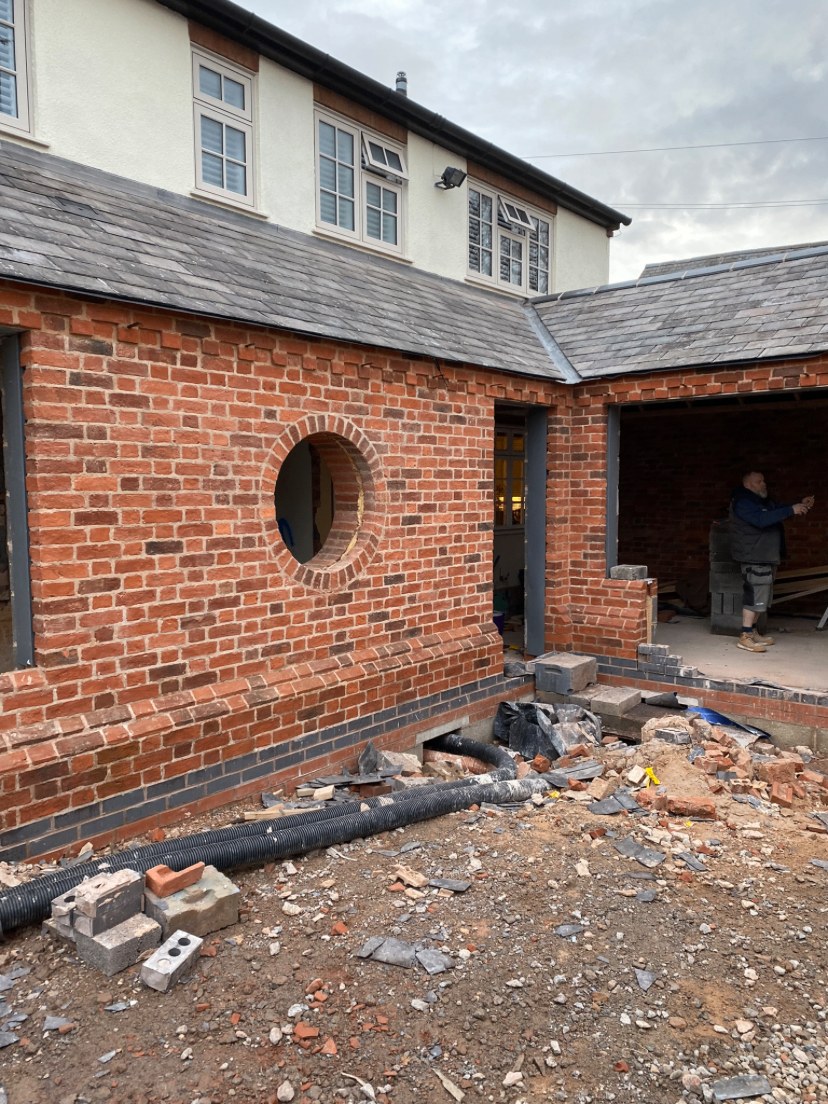 Courtyard extension with feature window